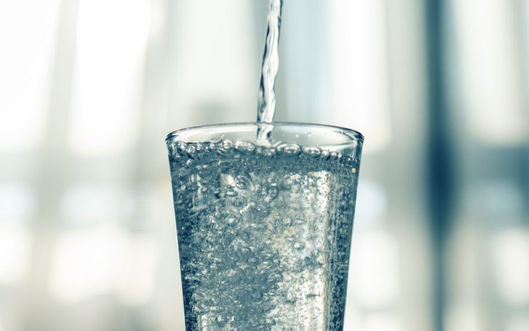 Il Rischio delle Microplastiche nell’Acqua in Bottiglia: Cosa Dovresti Sapere